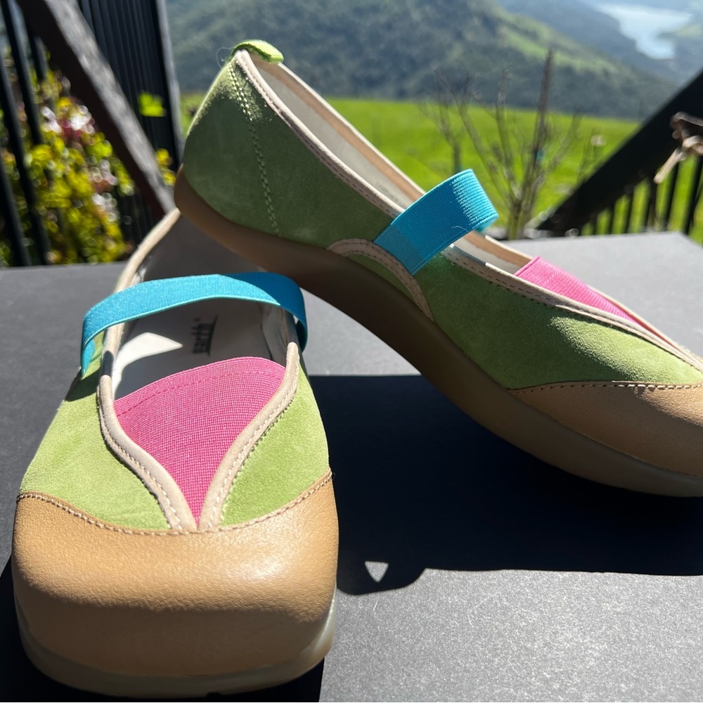 Earth Kalso Negative Heel Key Lime Green Suede Intrigue Mary Jane Shoes Size 9B